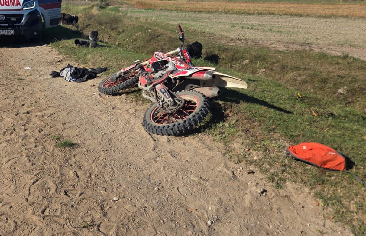 Tragedia na drodze. Wjechał w krowę motocyklem. Zwierzę nie żyje, lądował śmigłoiwec LPR