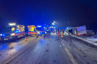 Chromna: Zderzenie ciężarówki i busa na DK-2. Trasa jest zablokowana!