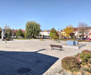 W tym świętokrzyskim miasteczku znajdziecie ćwierćkolisty rynek. Jeden z nielicznych w Europie