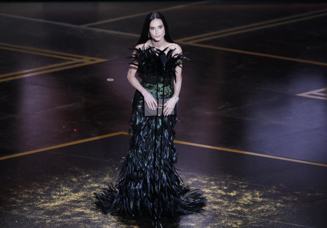 Demi Moore zachwyciła w kreacji na Oscarach. Nie wygląda na 63 lata