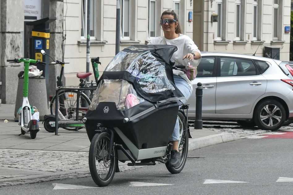 Zofia Zborowska wozi dzieci rowerem za 27000zł