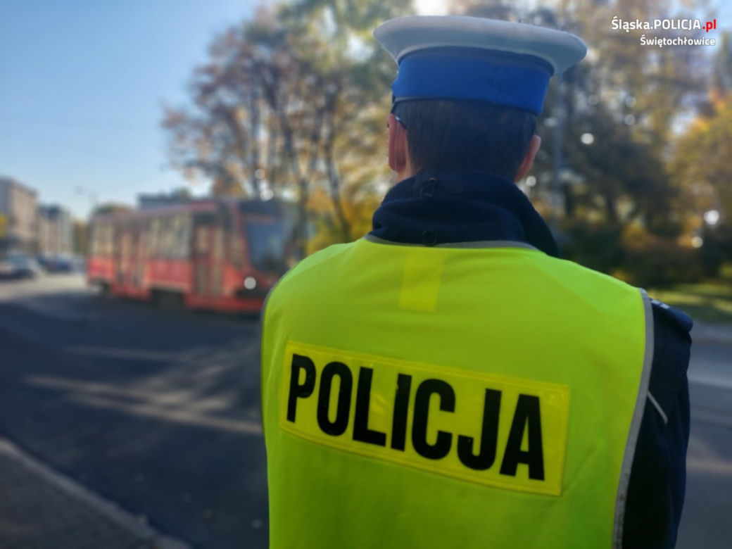 W Chorzowie i Świętochłowicach ruszyły zmasowane kontrole policji. Chodzi o maseczki w autobusach [ZDJĘCIA]