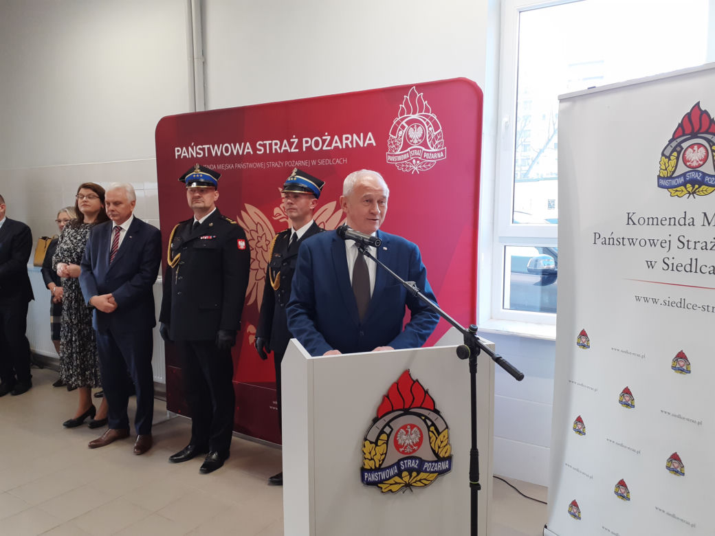 Przekazanie promes dla młodzieżowych drużyn strażaków ochotników w KM PSP w Siedlcach