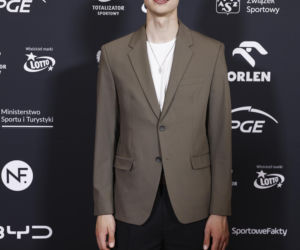 Władimir Semirunnij wsparł zrzutkę u Łatwoganga. Olimpijczyk zgolił włosy i przekazał medal na aukcję