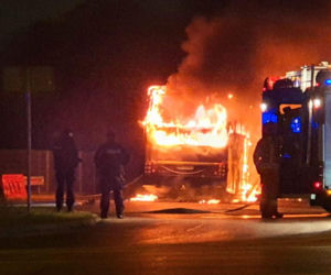 Wielki pożar na Targówku. Spłonął autokar