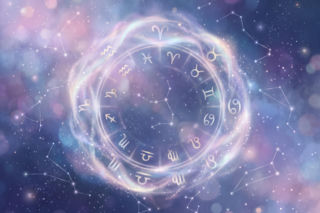 W piątek rosnący Księżyc w Strzelcu przyniesie potężną dawkę optymizmu. Te znaki zodiaku odczują teraz największą ulgę