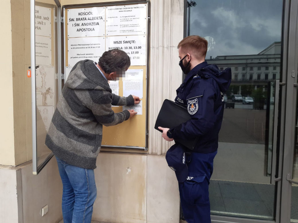 Policjanci edukują seniorów w Warszawie
