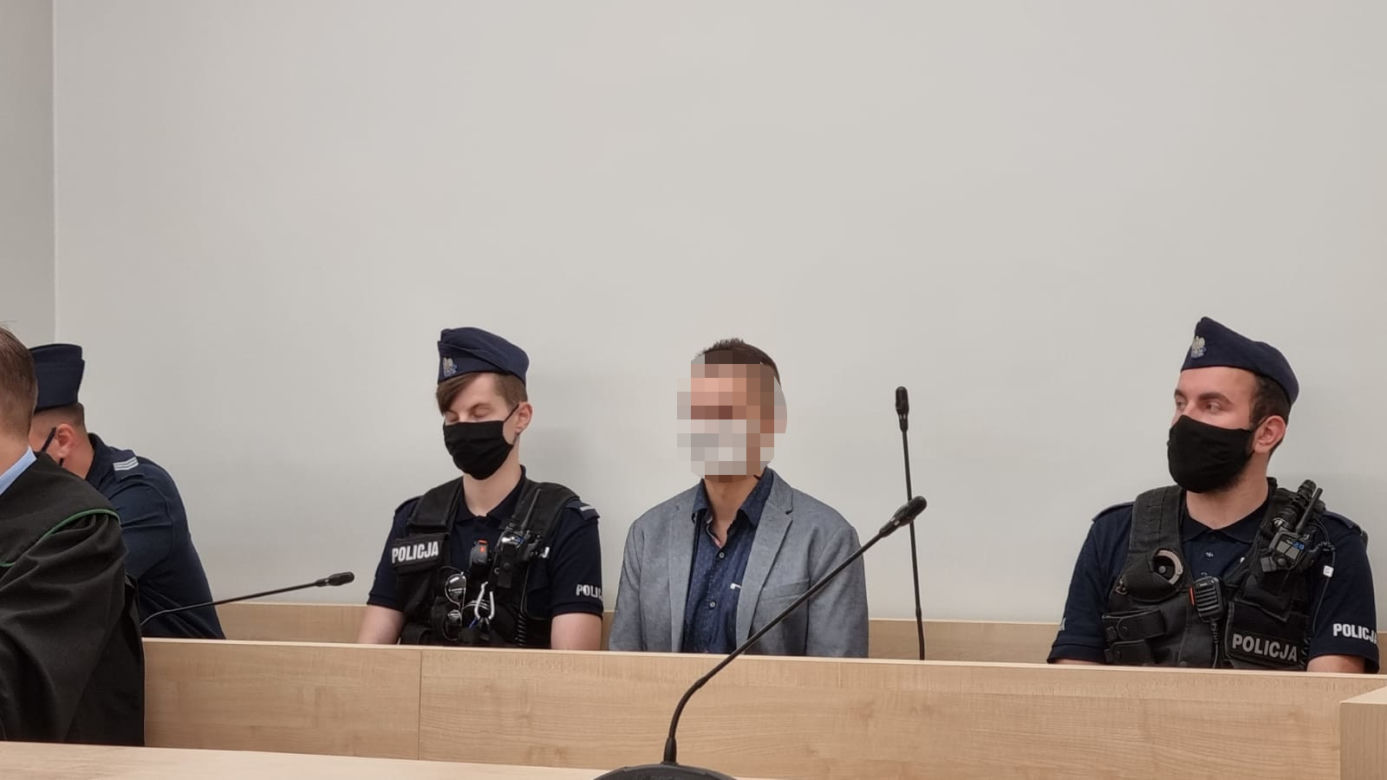 Próbował zabić ojca dla pieniędzy. Inną zbrodnię opisał w książce. Bartłomiej S. stanął przed sądem