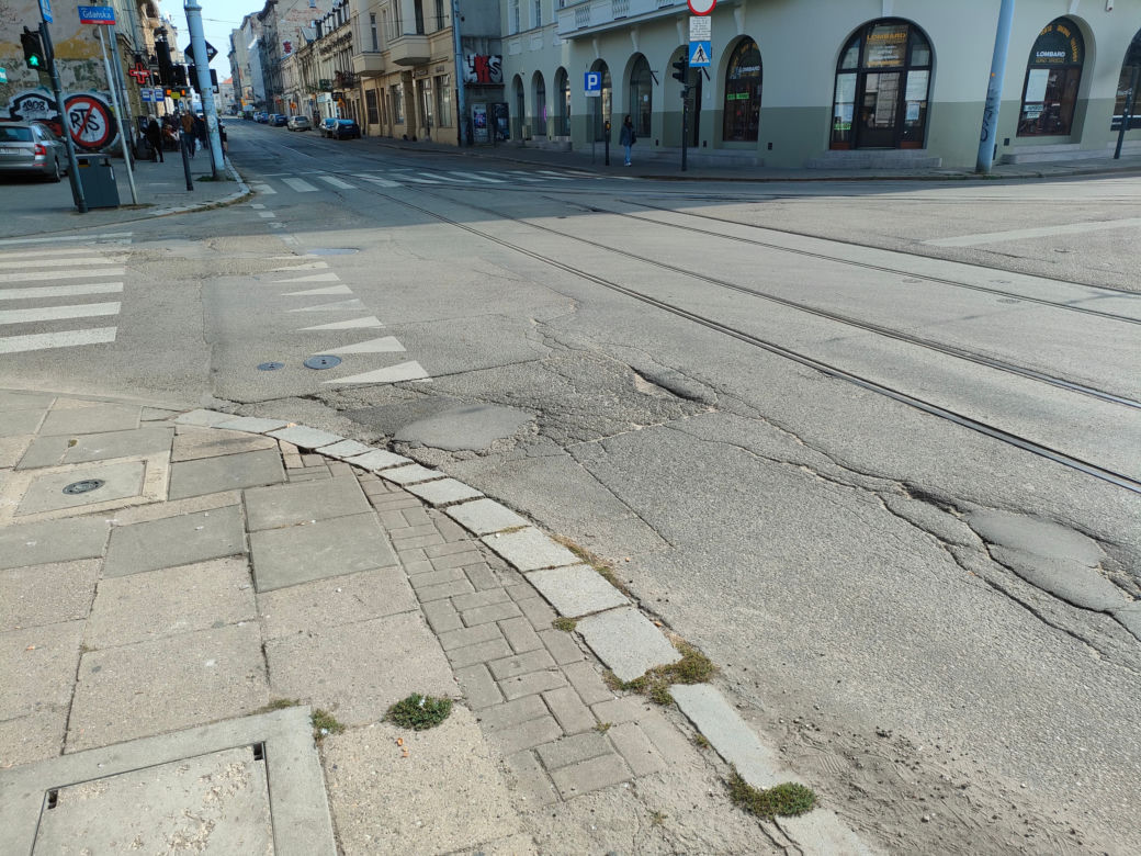Ulica Legionów przestanie straszyć. Drogowcy już wkrótce rozpoczną prace