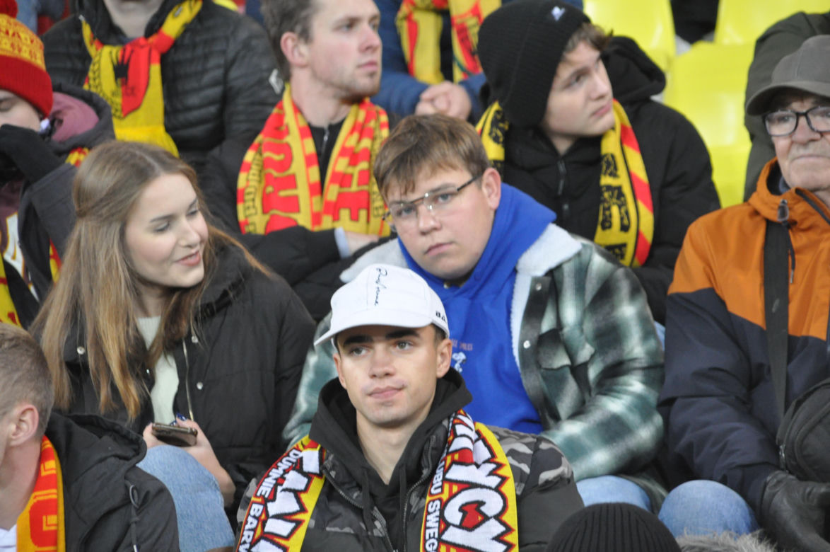 Żółto-czerwono na Suzuki Arenie! Zdjęcia kibiców na meczu Korona Kielce - Jagiellonia Białystok