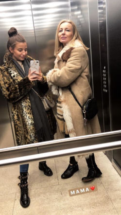 Julia Wieniawa z mamą