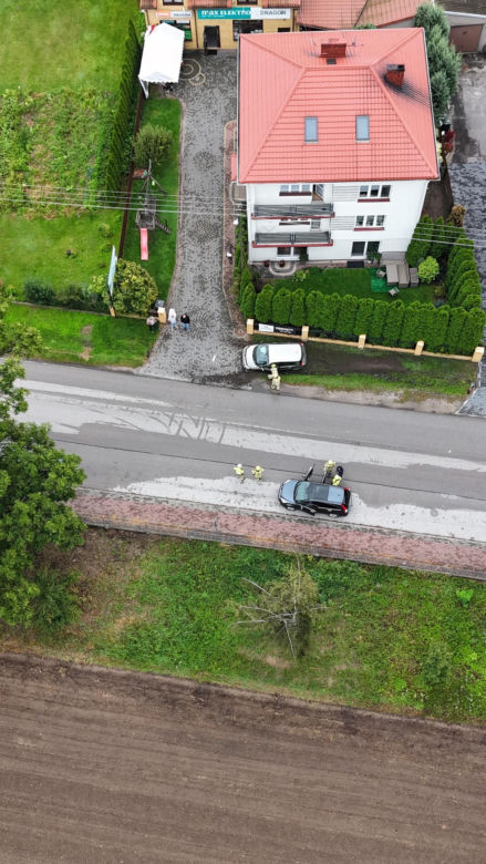 Samochód w rowie, kolizja na DK2