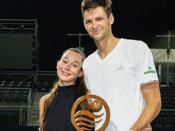 Hubert Hurkacz triumf w Cancun świętował z dziewczyną. Potem wysłał nam to nagranie