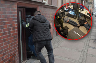 Nielegalny proceder kwitł w lokalu w piwnicy. Służby musiały wkroczyć siłą