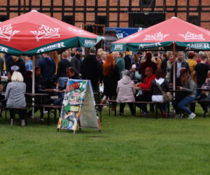 Festiwal Food Trucków 2021. Restauracje na kółkach zaparkowały na Wyspie Młyńskiej