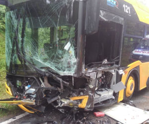 Wypadek w Kwiatonowicach! Zderzenie autobusu i osobówki