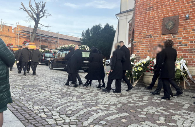 Pogrzeb braci, którzy zginęli w katastrofie śmigłowca pod Rzeszowem