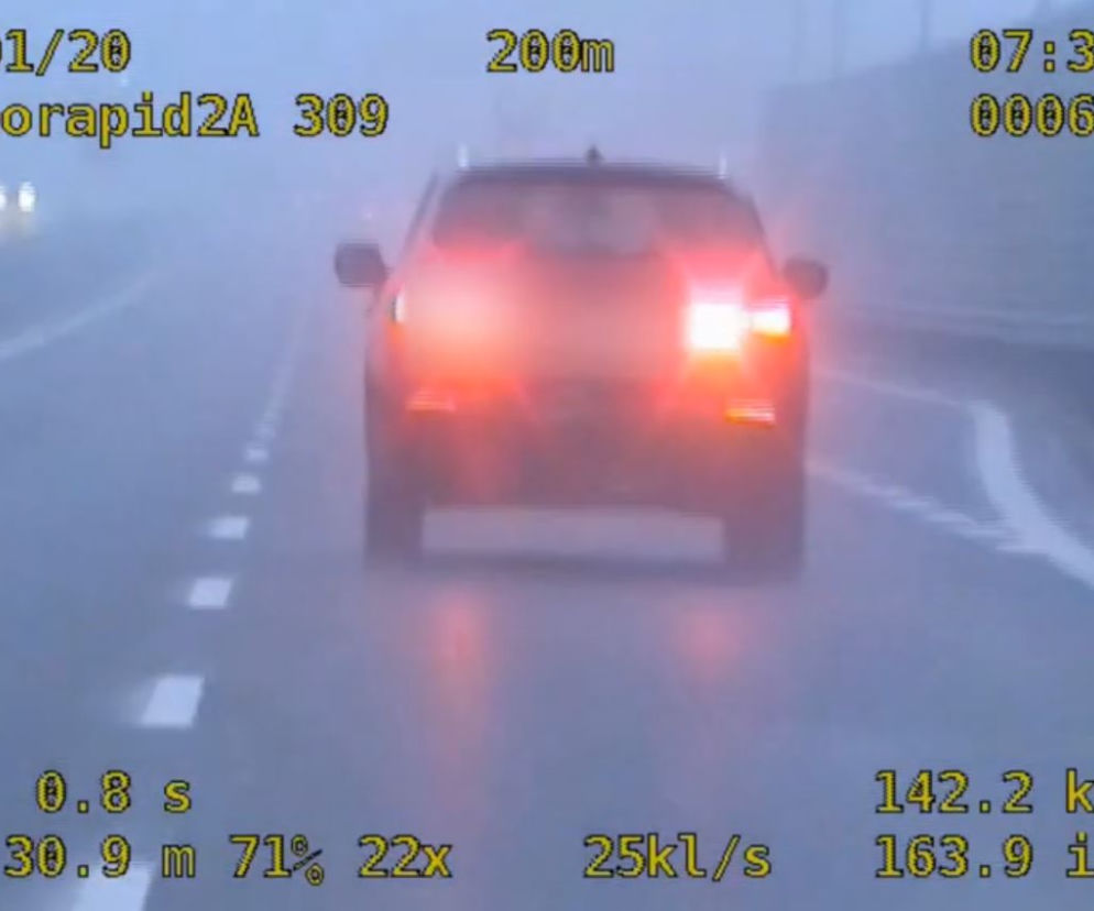 Podlaskie. Gęsta mgła, a na liczniku 141 km/h [WIDEO]