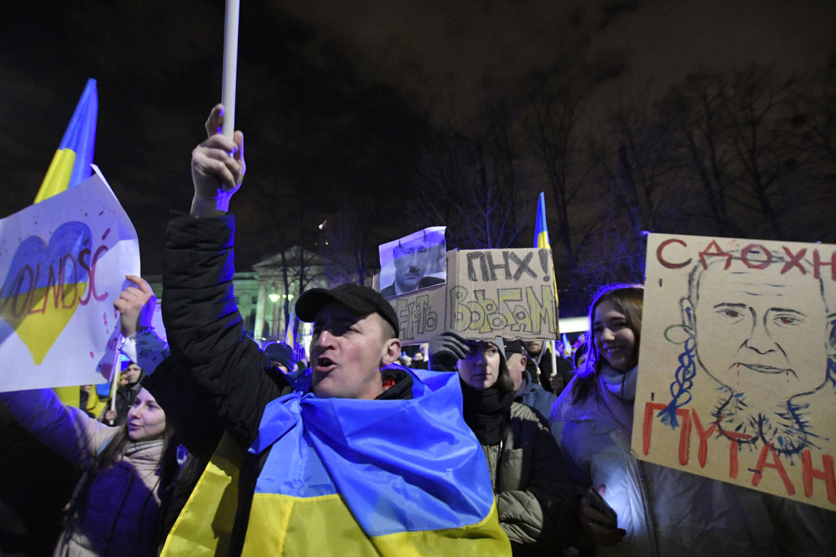 Kolejny protest pod ambasadą Rosji w Warszawie