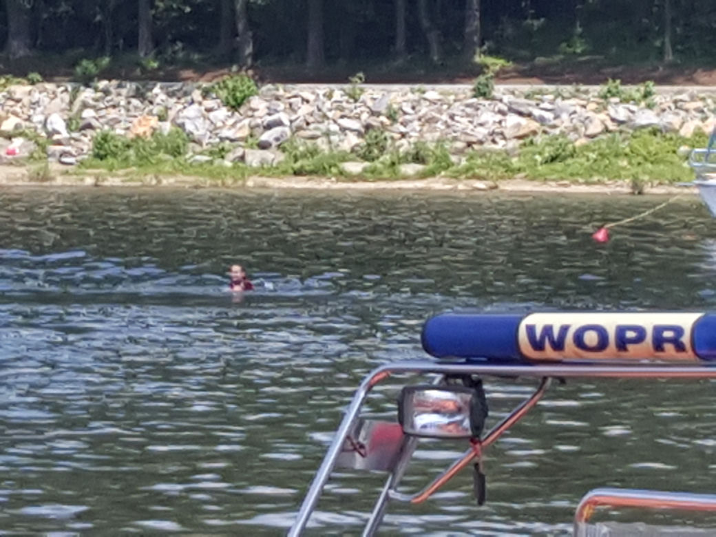 Pokazy ratowników WOPR na plaży miejskiej w Żywcu