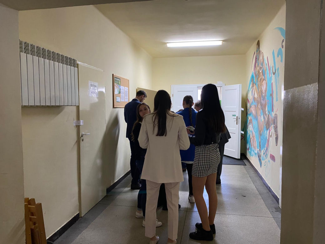Matura 2023. Maturzyści podczas matury w LO VII w Zielonej Górze