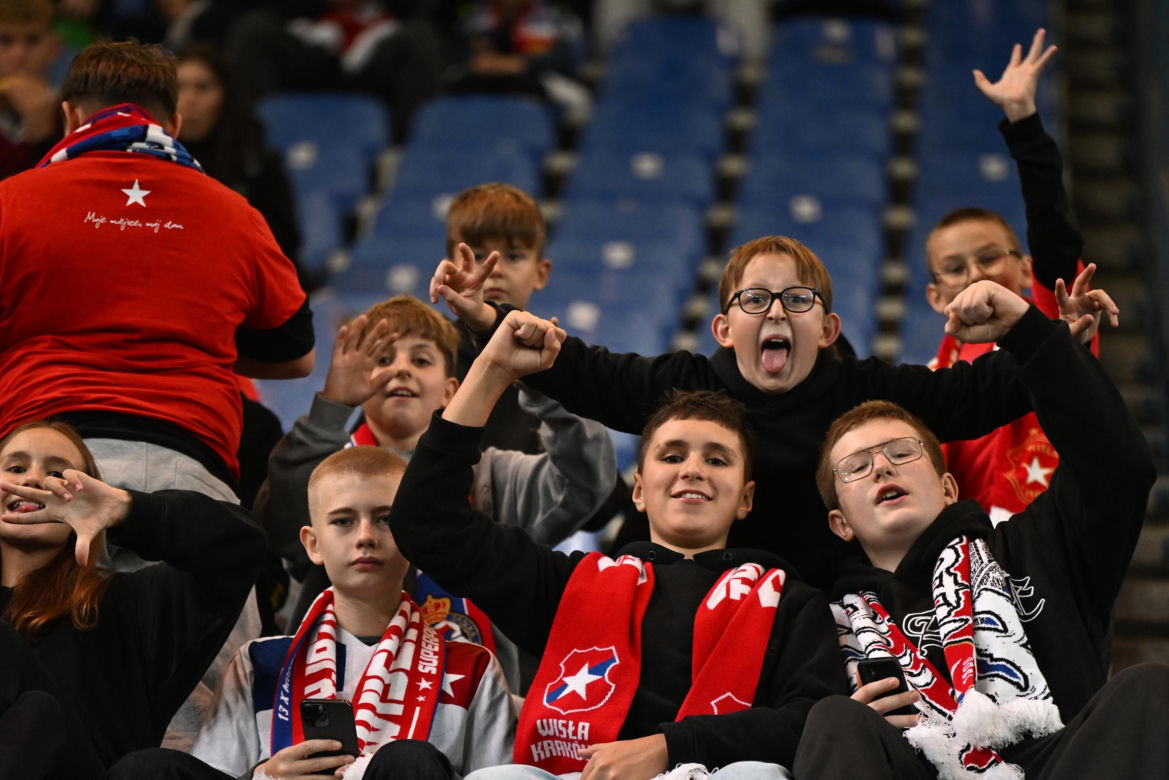Wisła Kraków - Jagiellonia Białystok; Zdjęcia kibiców i zawodników z meczu 8. kolejki PKO BP Ekstraklasy