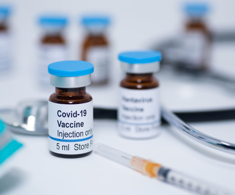 WHO zaleca szerokie zastosowanie szczepionki AstraZeneca. Dla seniorów też?