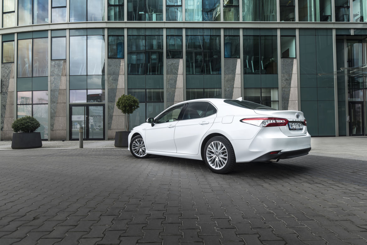 Toyota Camry 2.5 Hybrid 218 KM e-CVT Executive + VIP