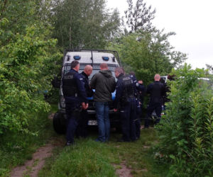 Policjanci szukają dowodów zbrodni sprzed 18 lat w Niwce