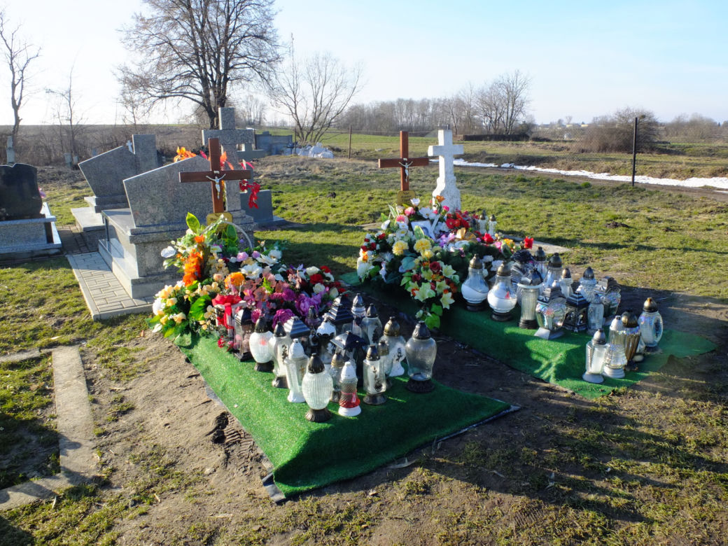 Wybuch w Przewodowie. Tak wyglądają groby ofiar