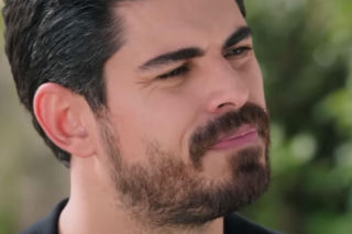 Panna młoda. Cemil zachowuje się podejrzanie, a Cihan opracowuje plan pozbycia się Nusreta