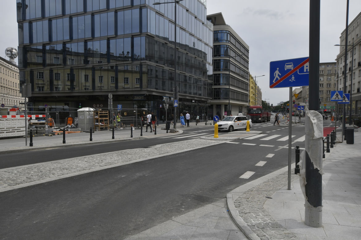 Kamery będą strzegły zakazu wjazdu na nowy Plac Pięciu Rogów. Rewolucja drogowców