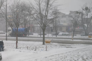 Atak zimy w Łomży i regionie. Duże utrudnienia na ulicach Zjazd i Sikorskiego 
