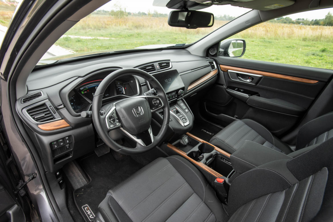 Subaru Forester e-BOXER vs Honda CR-V Hybrid