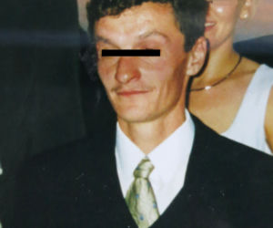 SPALIŁ ŻONĘ W WANNIE.