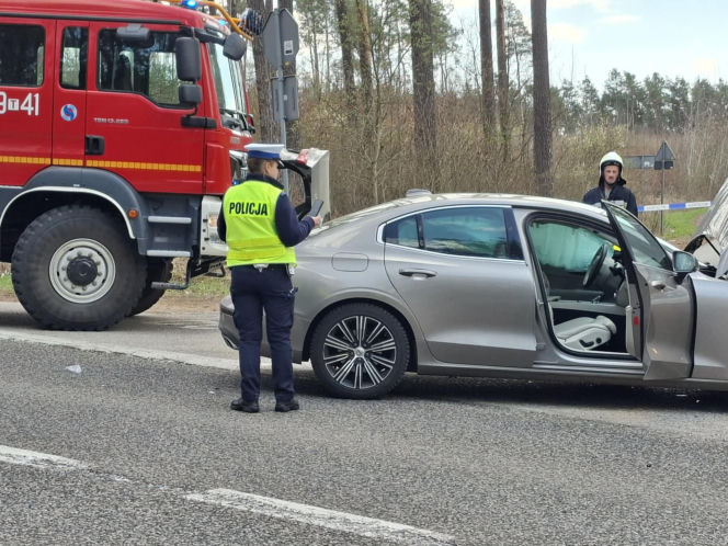 Tragedia na DK 42 Starachowice - Rudnik.  W wypadku zginął motocyklista