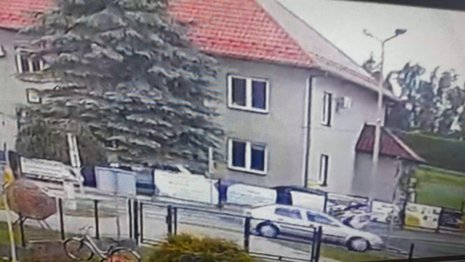 86-latek z impetem wjechał w dziecko! Pokazali wszystko na nagraniu. Włosy stają dęba