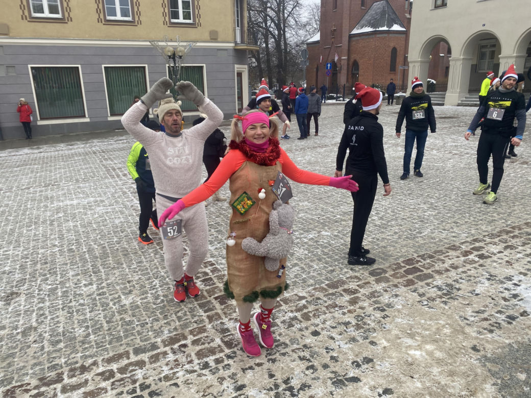 Bieg Mikołajów w Olsztynie 2023. Kilkaset osób pobiegło dla dzieci. Zobaczcie zdjęcia!