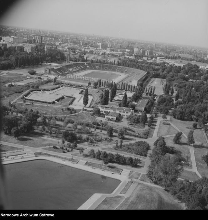 Warszawa miała lotnisko w samym centrum miasta. Dzisiaj jest tam wielki park!