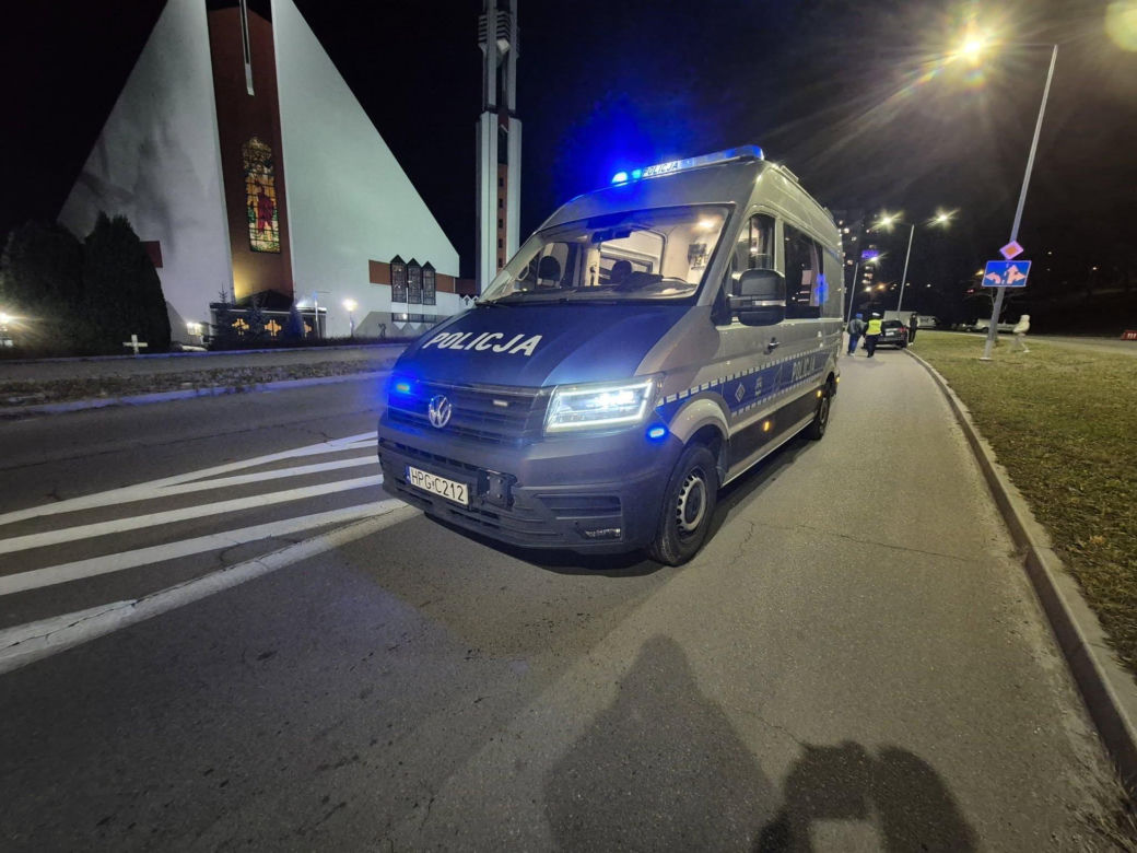 Tarnów. Dziewczynka potrącona przez przejście dla pieszych. 12-latka z urazem głowy i biodra trafiła do szpitala