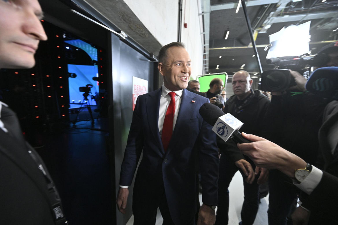 Karol Nawrocki przyjechał do TVP. Symboliczny gest i mocne wsparcie z zaplecza