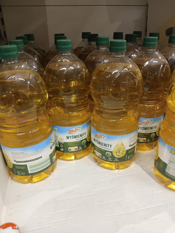 Porównaliśmy ceny w polskim i niemieckim markecie. Gdzie zarobimy tańsze zakupy na Wielkanoc? 