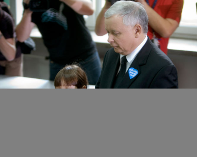 Jarosław Kaczyński głosuje w II turze