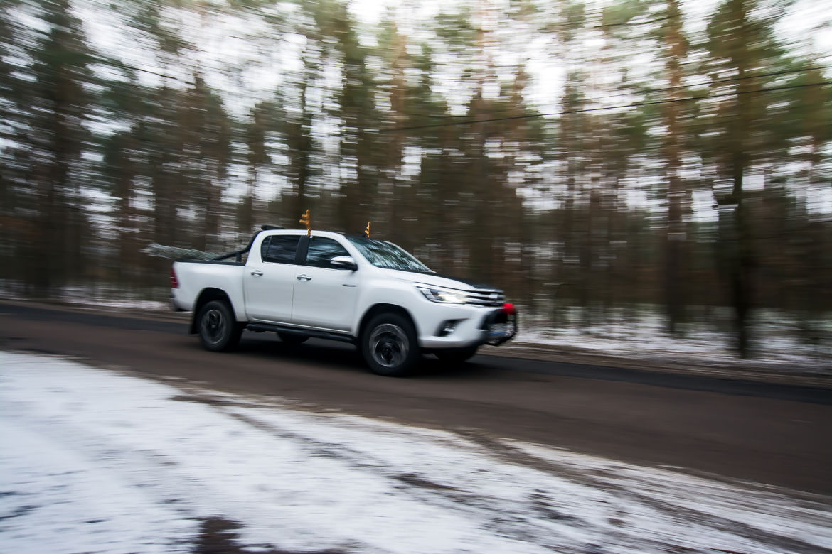 Toyota Hilux Selection 2.4 D-4D 4x4 - pomocnik Świętego Mikołaja
