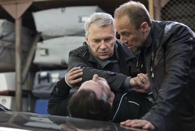 Krew z krwi. Marek Majewski (Zbigniew Stryj), mąż Carmen, Stefan Kozłowski (Łukasz Simlat)