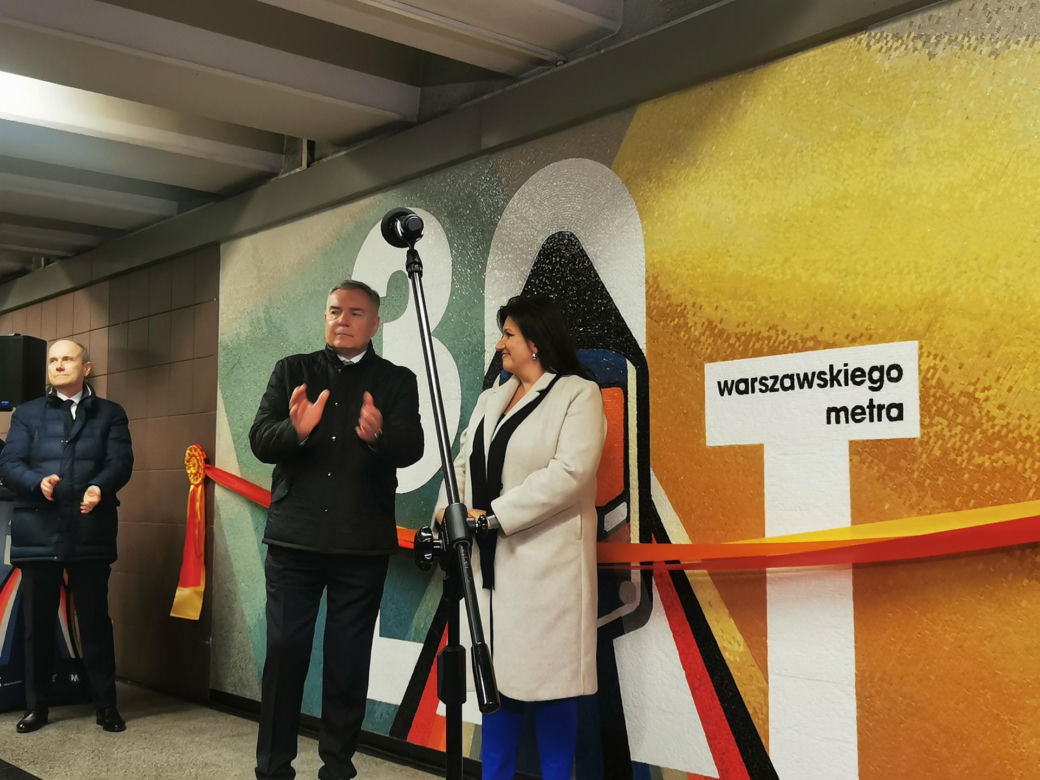 30 lat metra w Warszawie. Odsłonięcie mozaiki