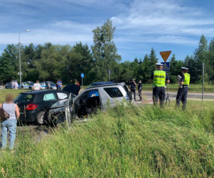 Karambol na ul. 42. Pułku Piechoty. Zderzyło się 7 samochodów [ZDJĘCIA]