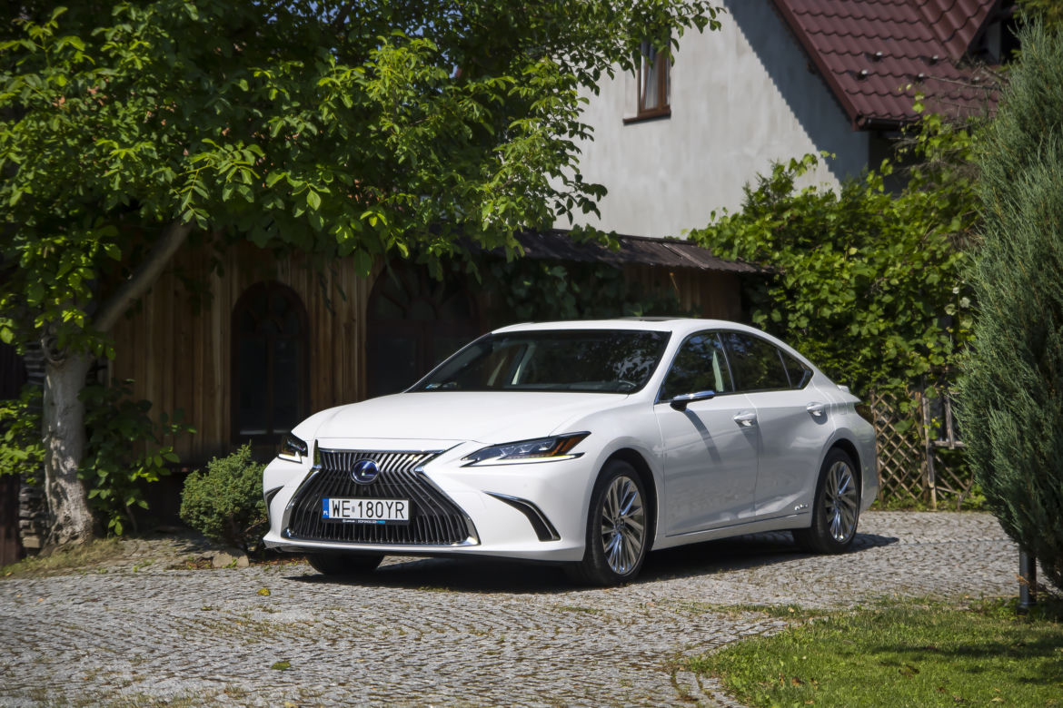 Lexus ES 300h Omotenashi