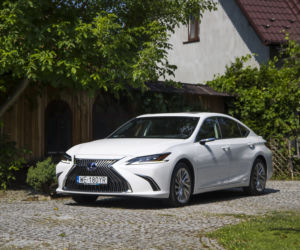 Lexus ES 300h Omotenashi