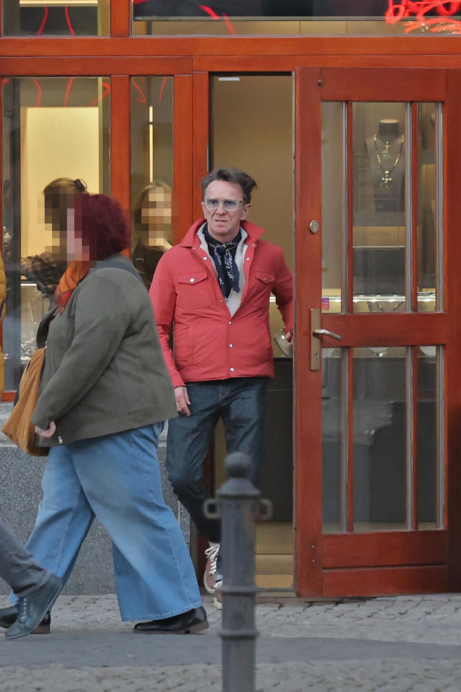 Paweł Wilczak szuka złota w w lombardzie